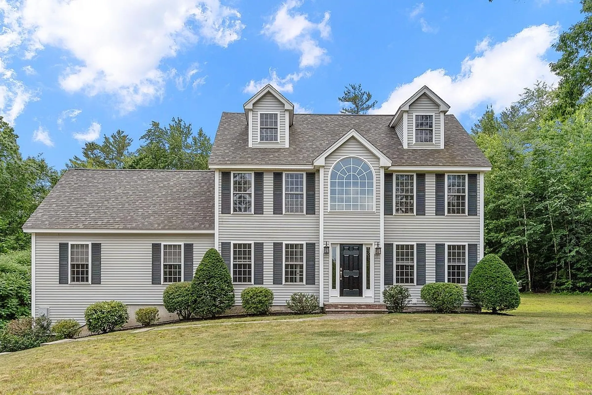 51 Glastombury Drive Sandown NH 03873
