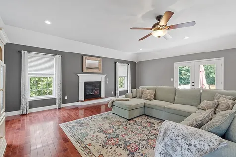 51 Glastombury Drive Sandown NH 03873
