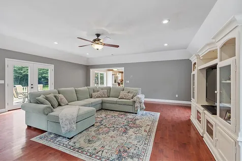 51 Glastombury Drive Sandown NH 03873