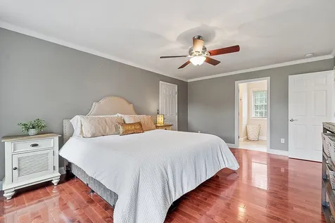 51 Glastombury Drive Sandown NH 03873