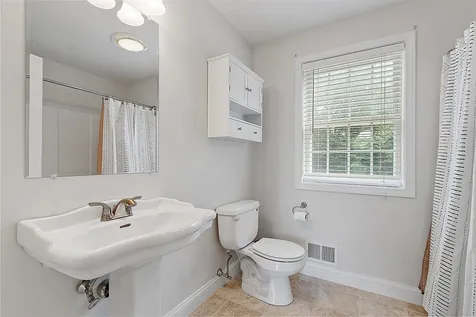 51 Glastombury Drive Sandown NH 03873