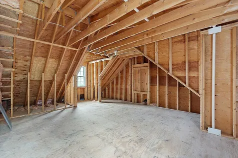 51 Glastombury Drive Sandown NH 03873