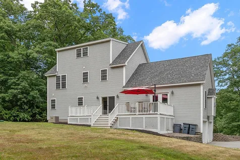 51 Glastombury Drive Sandown NH 03873