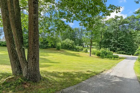 51 Glastombury Drive Sandown NH 03873