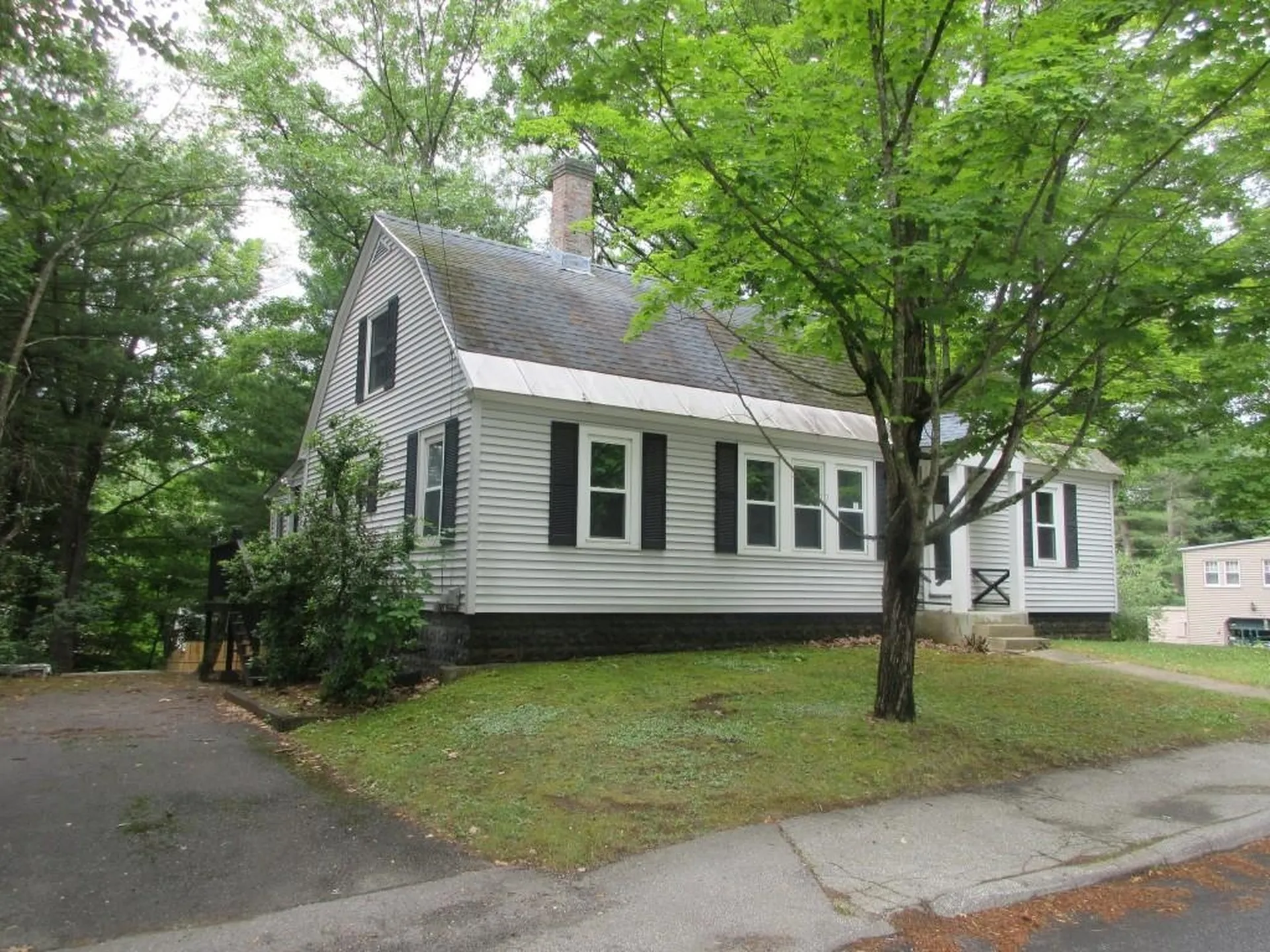 28 Woodbury Street Keene NH 03431