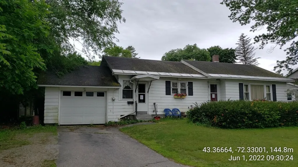 15 Osgood Avenue Claremont NH 03743