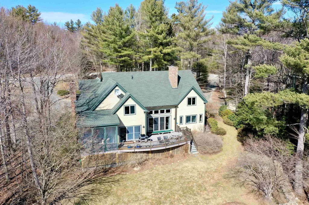 129 Woodland Trace New London NH 03257