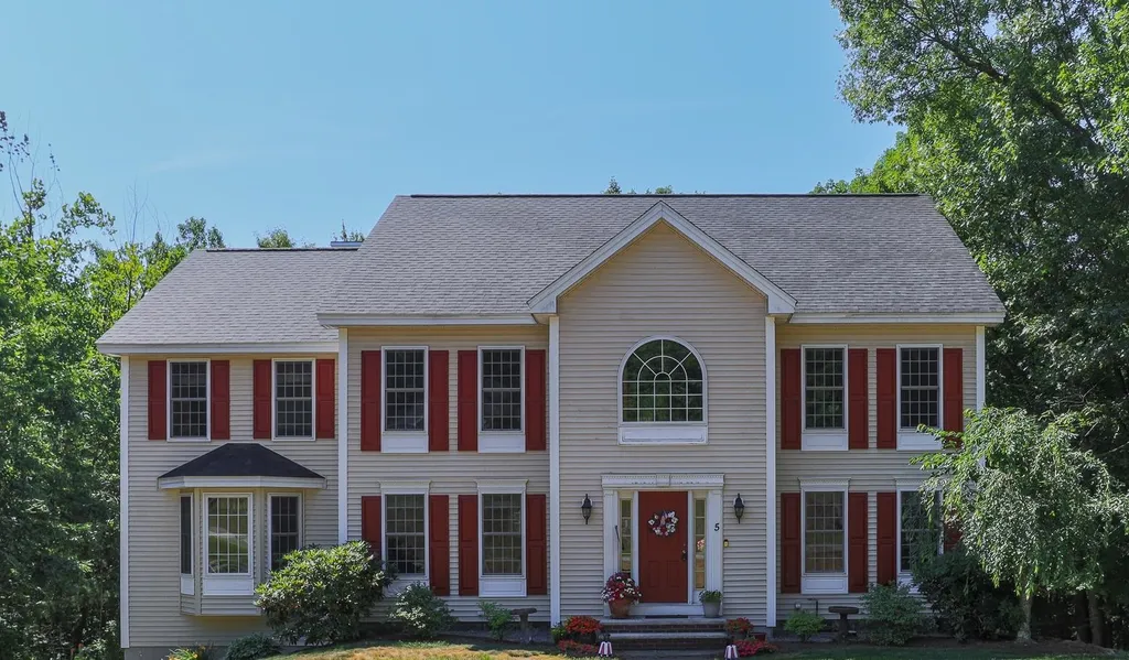 5 Hamilton Lane Salem NH 03079
