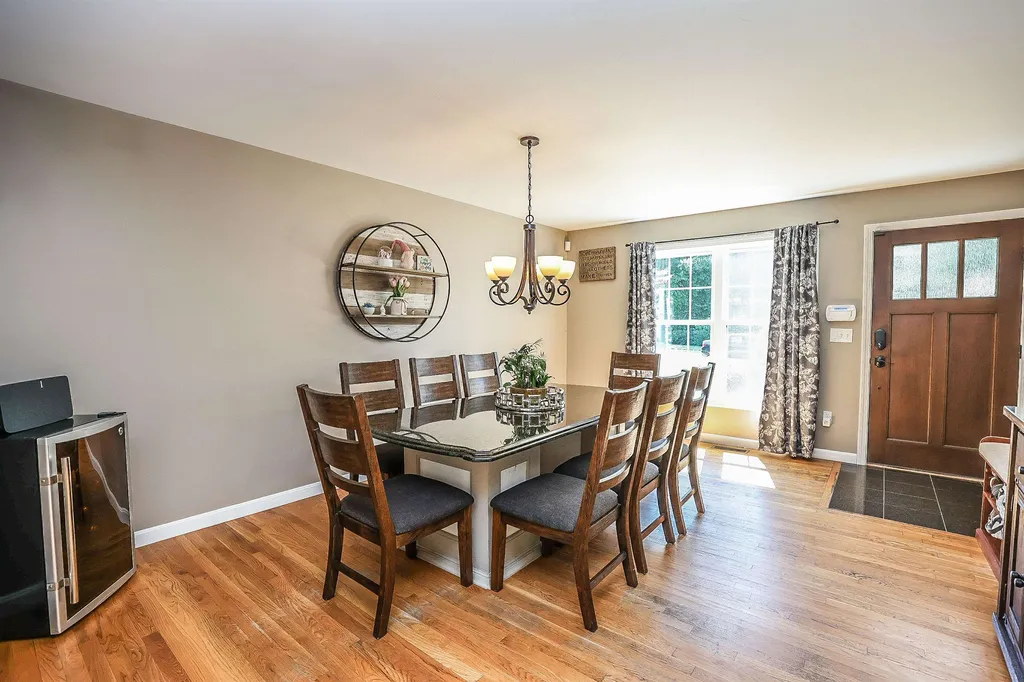 12 Thistle Lane Hooksett NH 03106