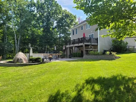 12 Thistle Lane Hooksett NH 03106