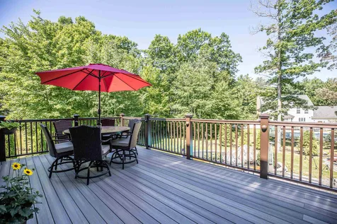 12 Thistle Lane Hooksett NH 03106