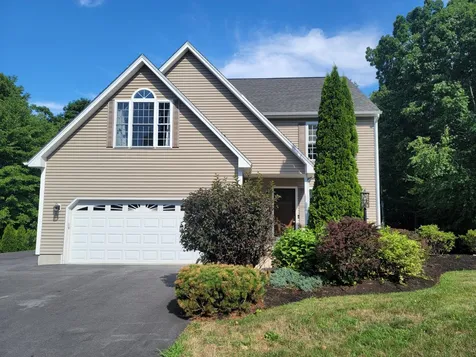 12 Thistle Lane Hooksett NH 03106