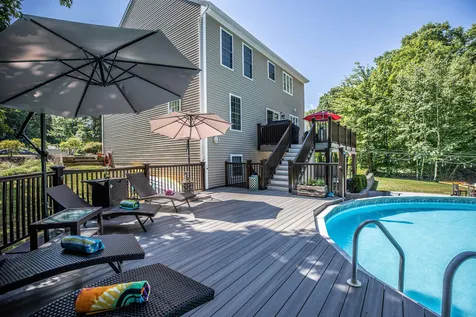 12 Thistle Lane Hooksett NH 03106