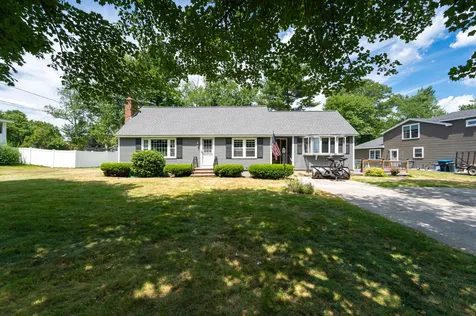 30 Ashwood Avenue Salem NH 03079