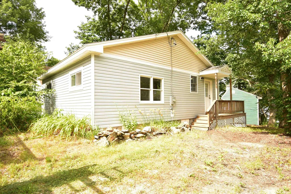 10 Abenaki Trail Lee NH 03861