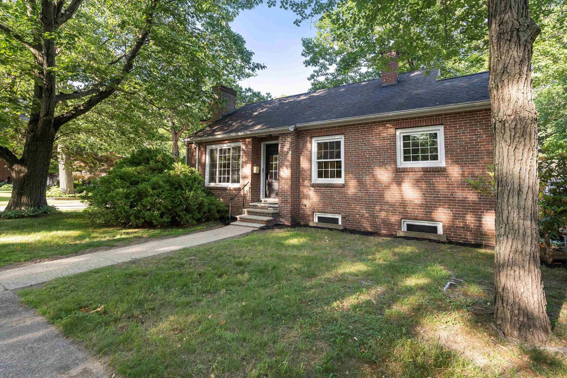 25 Portsmouth Avenue Manchester NH 03109
