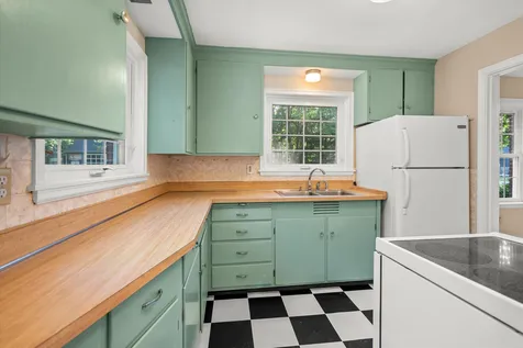 25 Portsmouth Avenue Manchester NH 03109