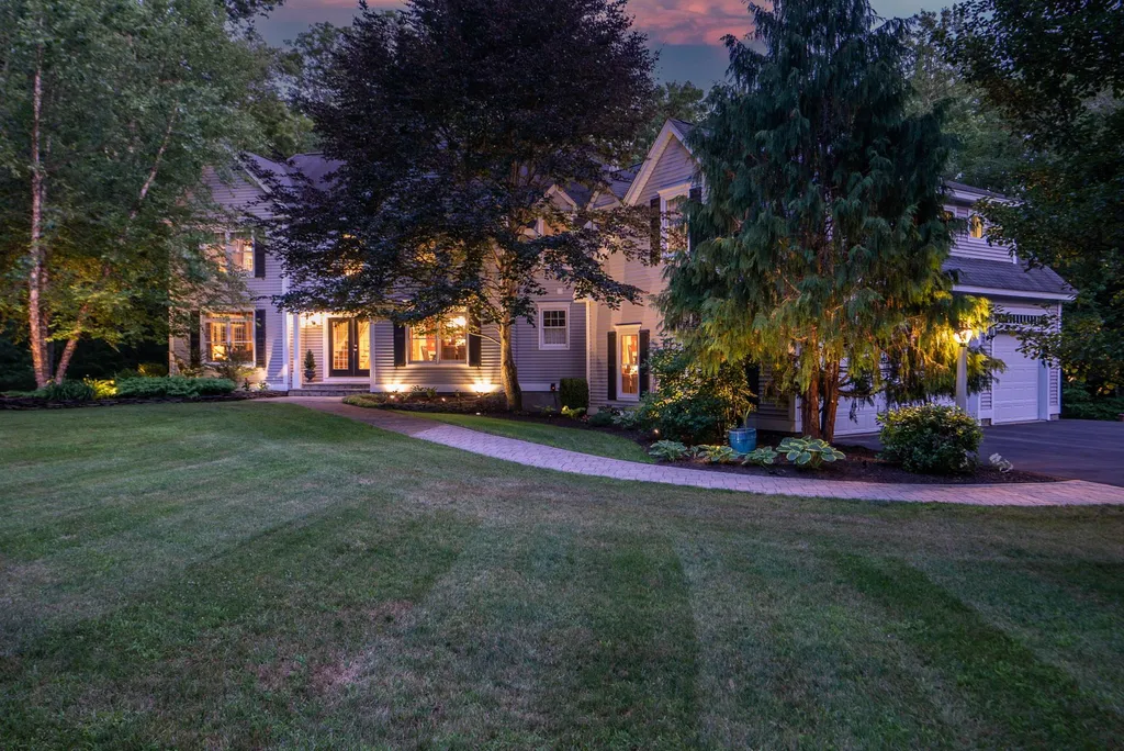 48 Spring Hill Road Bedford NH 03110