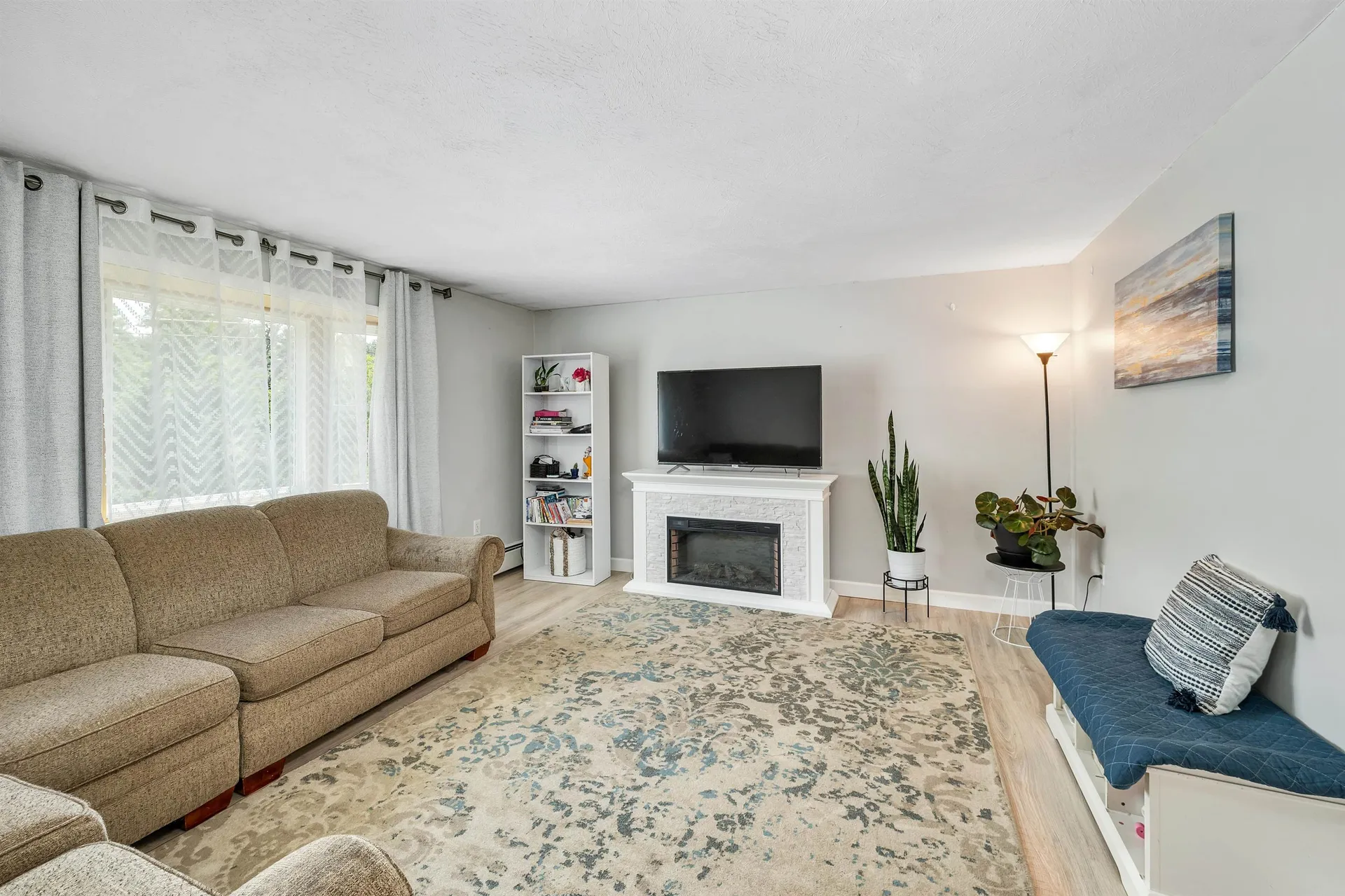8 Curtis Drive Nashua NH 03062