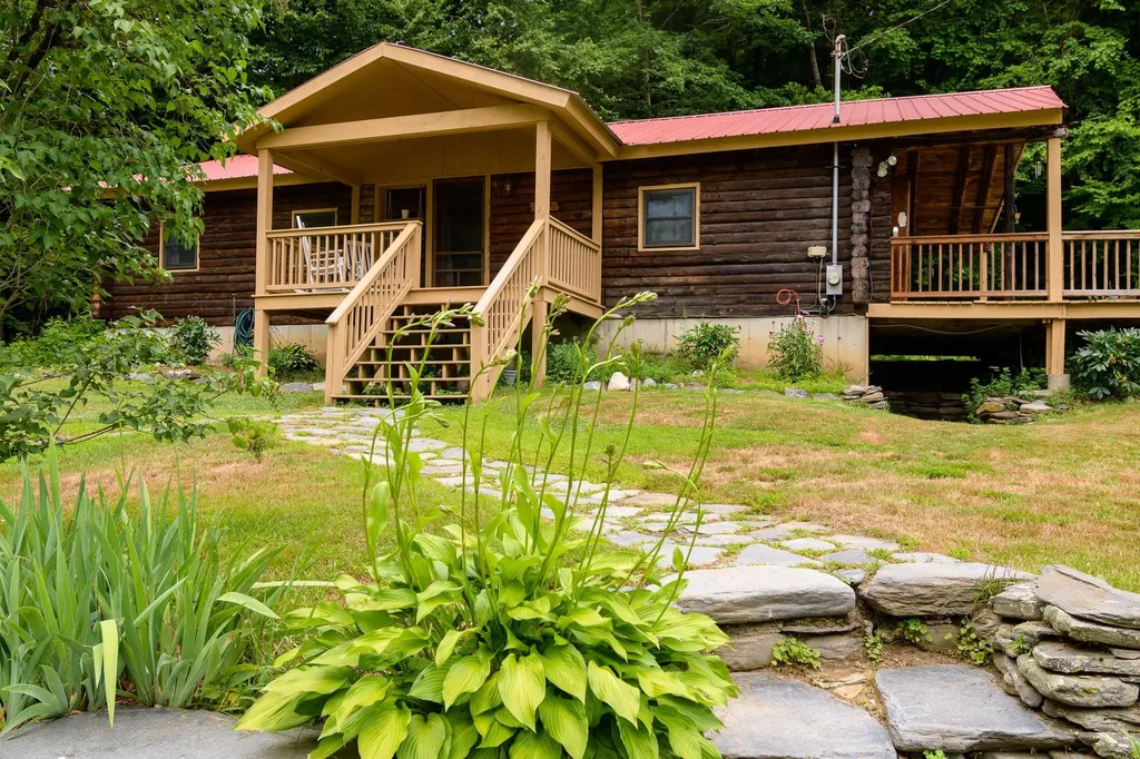 161 East Putney Falls Road Putney VT 05346