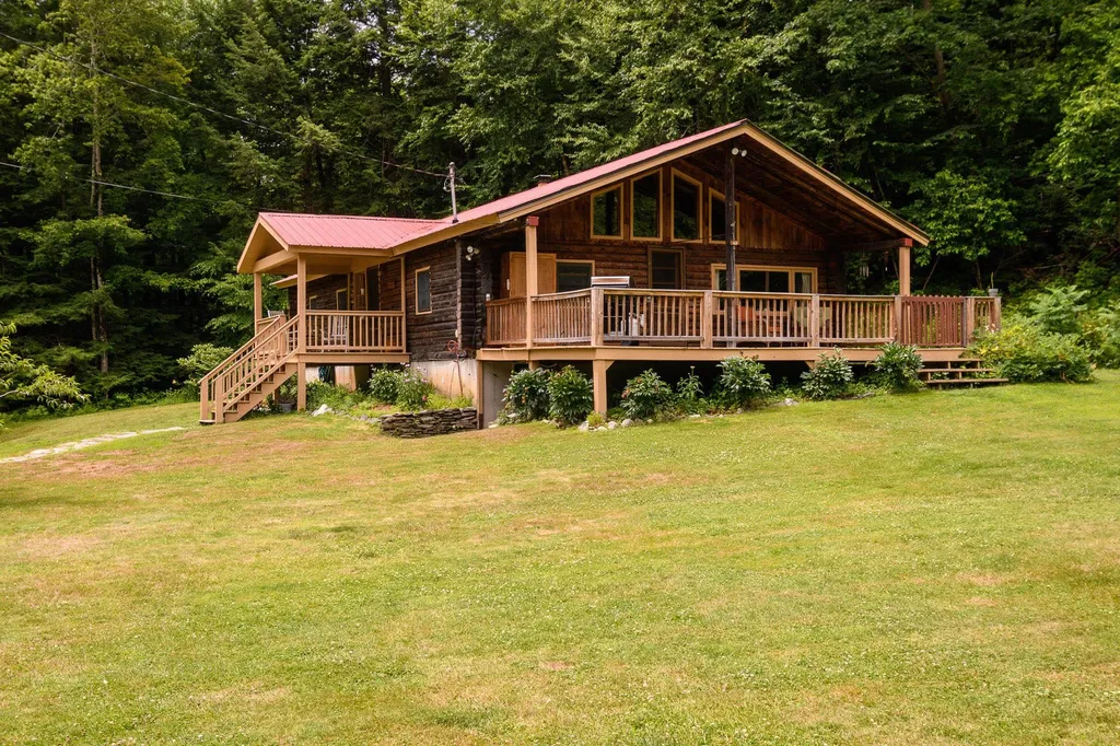 161 East Putney Falls Road Putney VT 05346