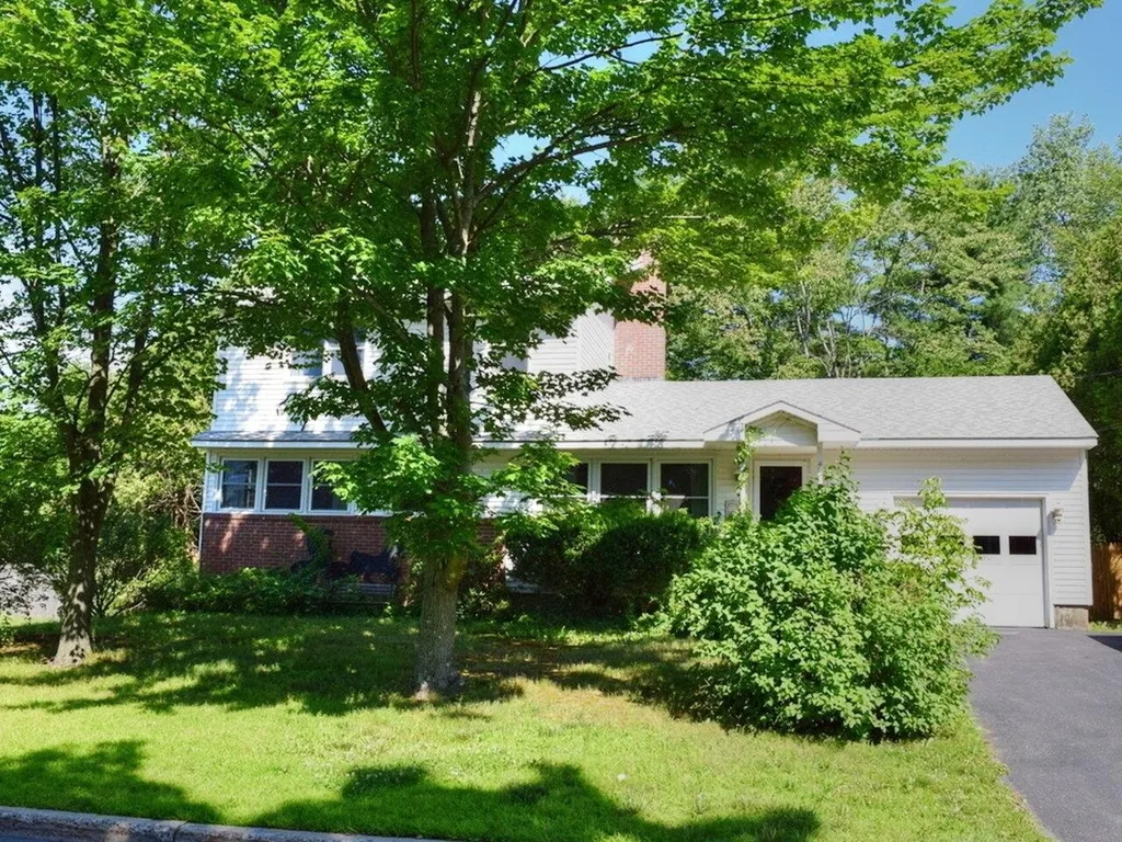6 Upland Road Essex VT 05452