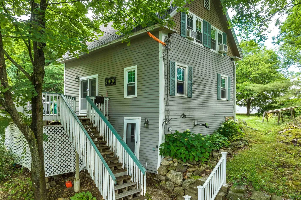 21 Waukewan Street Meredith NH 03253