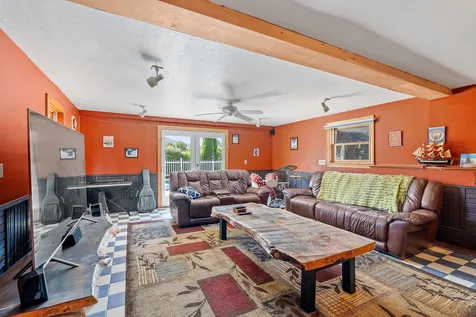 86 Goodwin Road Gilford NH 03249