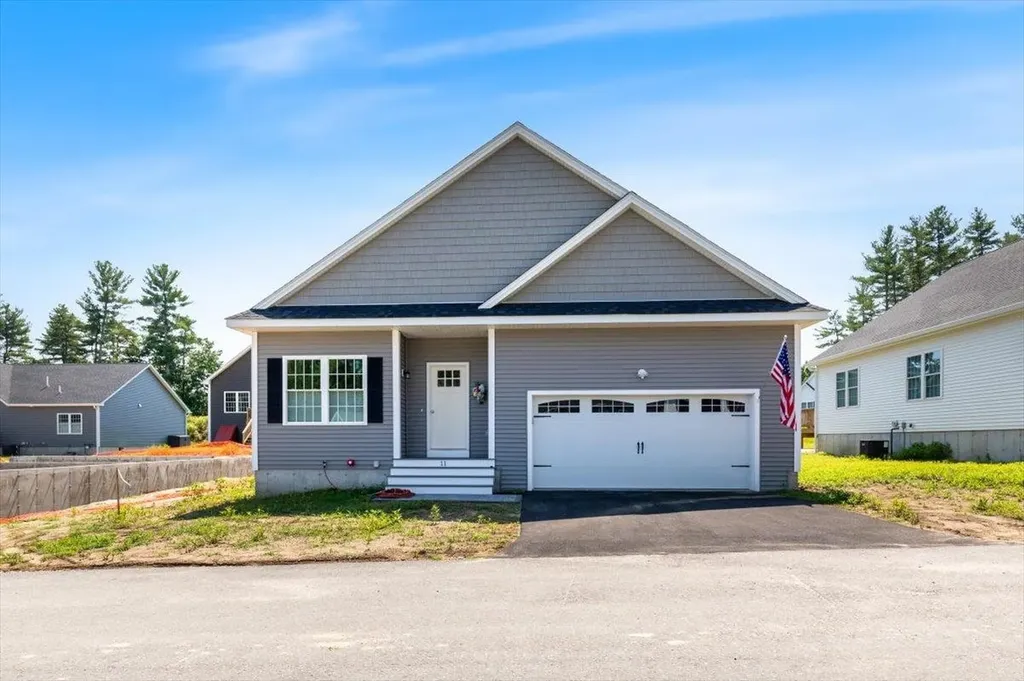 7 Venus Way Pelham NH 03076