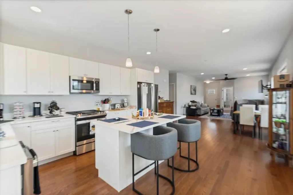 7 Venus Way Pelham NH 03076