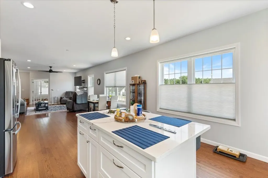 7 Venus Way Pelham NH 03076