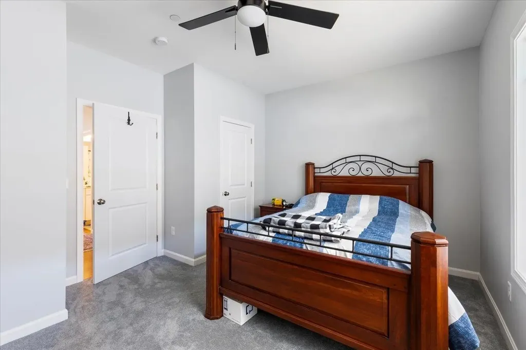 7 Venus Way Pelham NH 03076