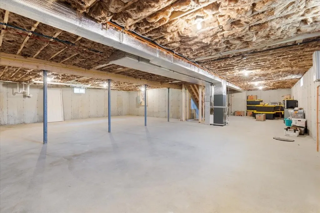 7 Venus Way Pelham NH 03076