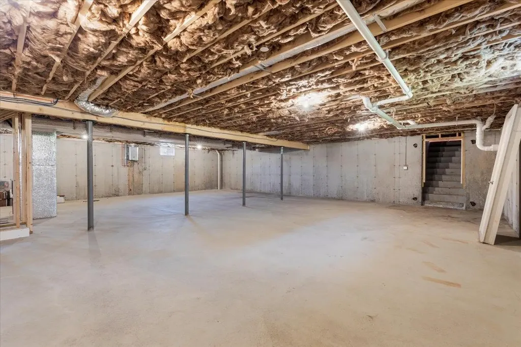 7 Venus Way Pelham NH 03076