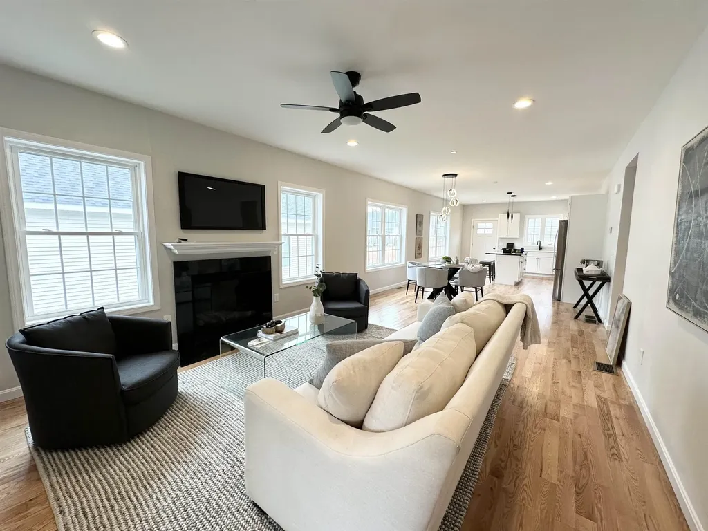 7 Venus Way Pelham NH 03076