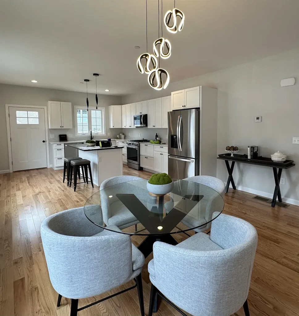 7 Venus Way Pelham NH 03076