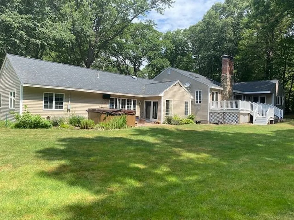 101 Woodland Road North Hampton NH 03862