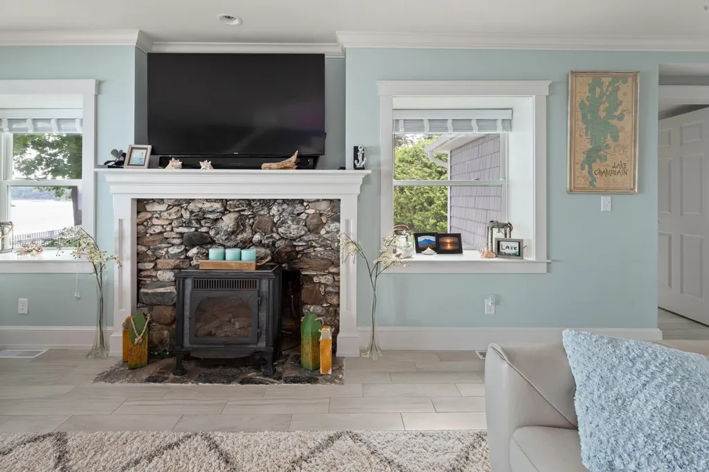 2284 Porters Point Road Colchester VT 05446