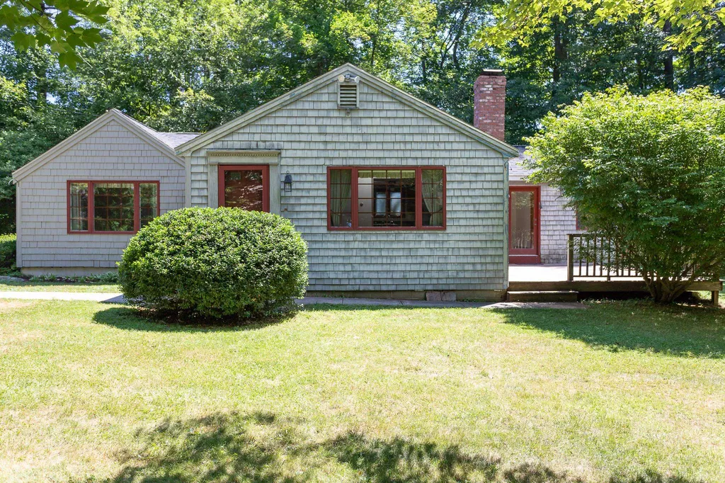 27 Briar Road Hampton NH 03842