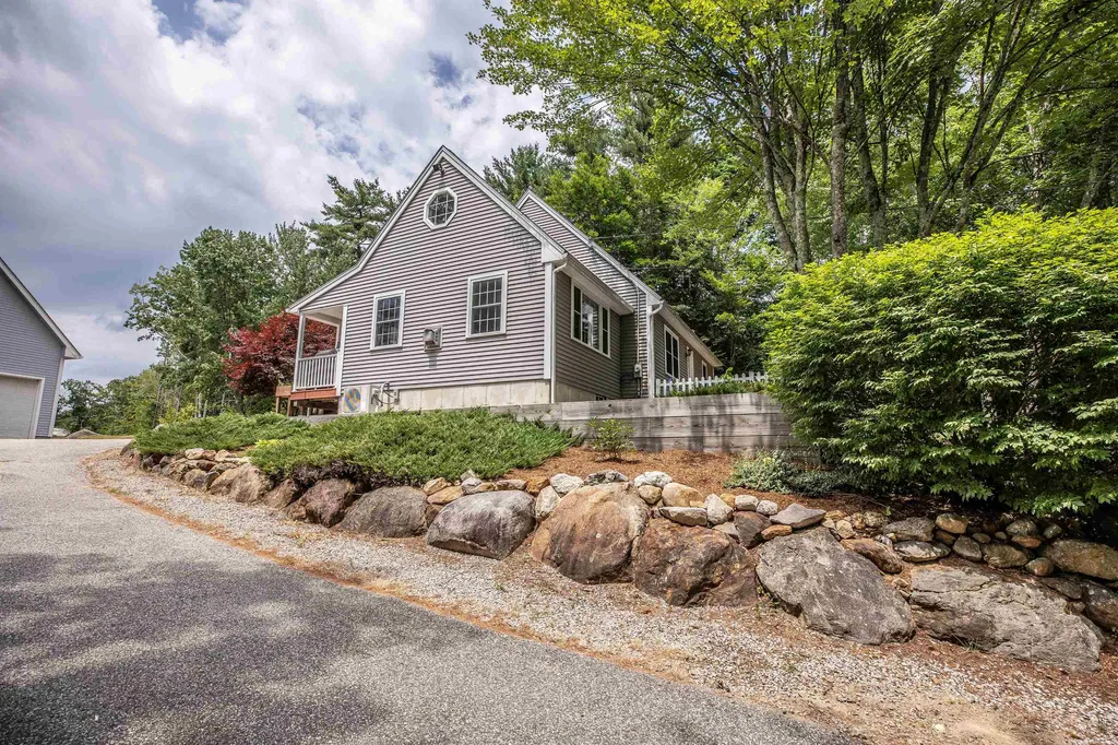 22 Dowst Road Allenstown NH 03275