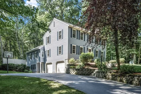 11 Cindy Drive Hooksett NH 03106