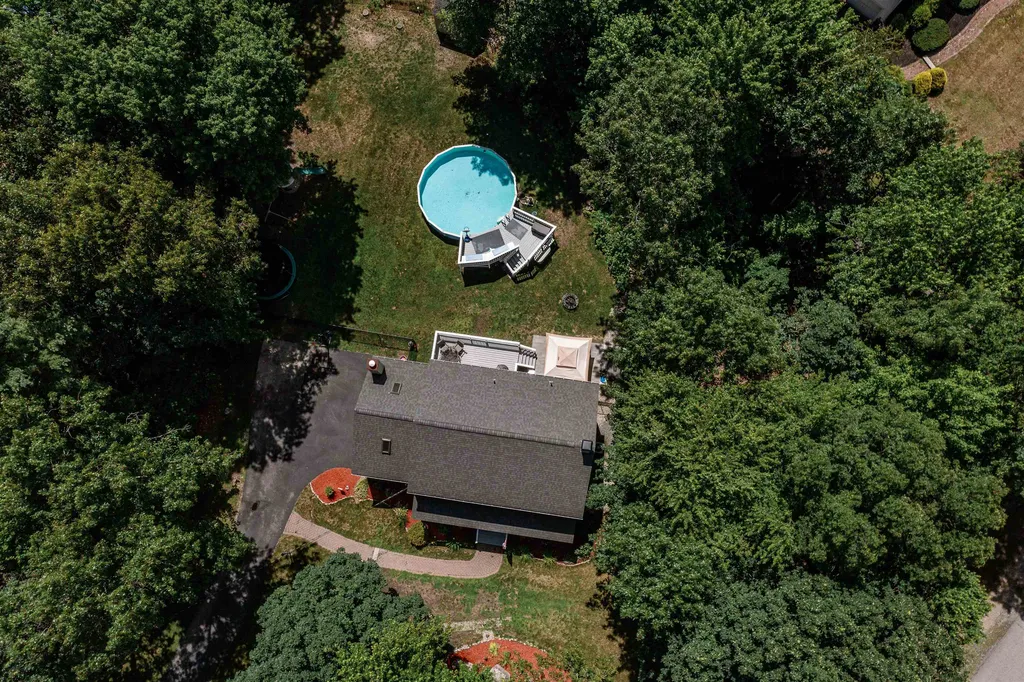 12 Pillsbury Pasture Road Kingston NH 03848