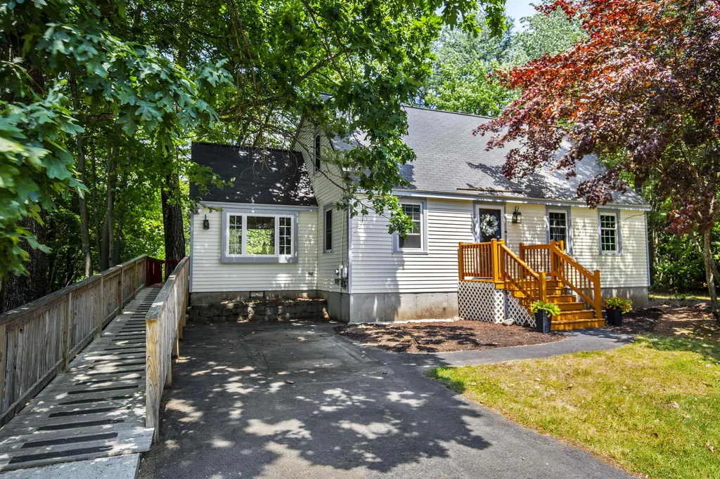 5 Mirra Avenue Derry NH 03038
