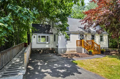 5 Mirra Avenue Derry NH 03038