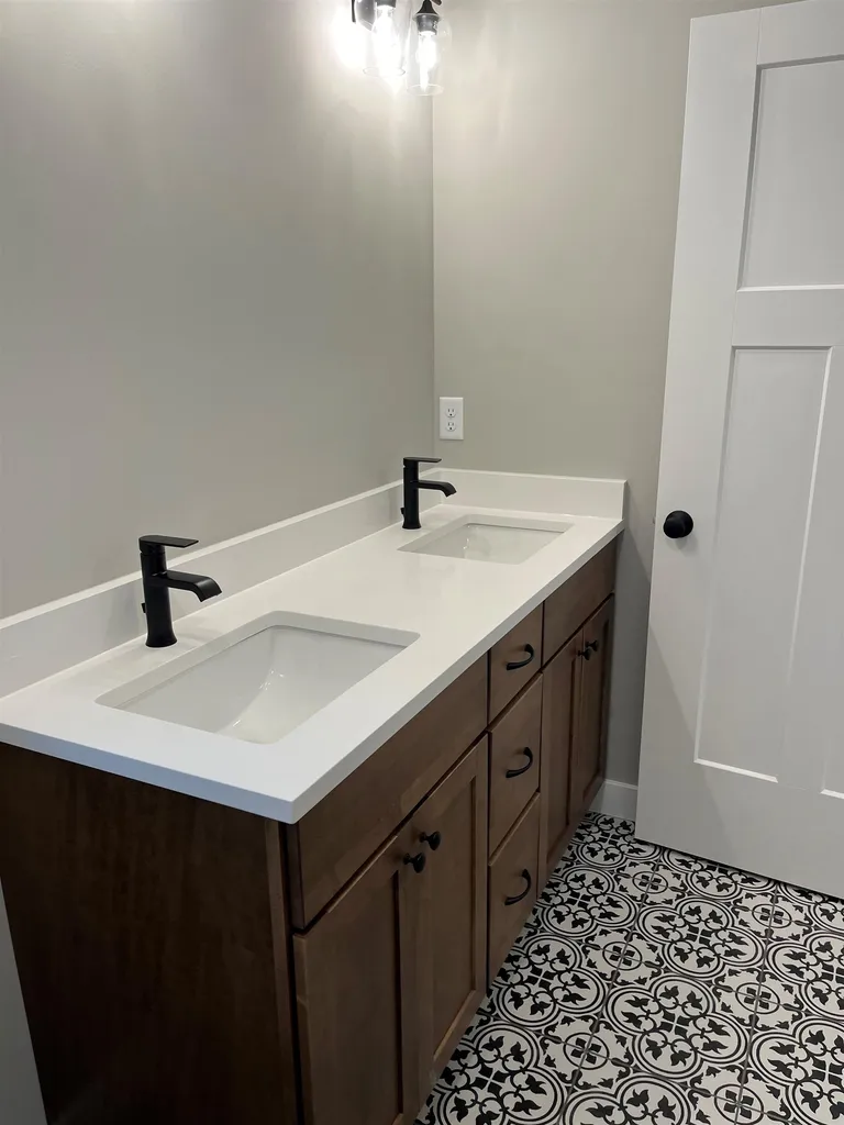 2 Skyview Drive Kittery ME 03904