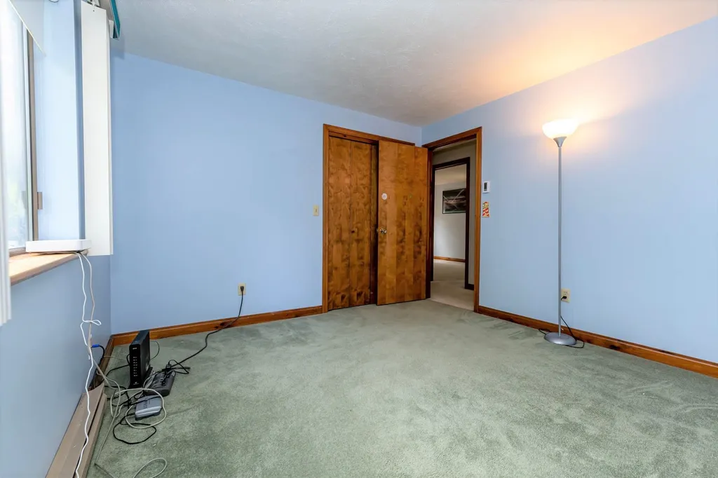 27 Cunningham Drive Derry NH 03038