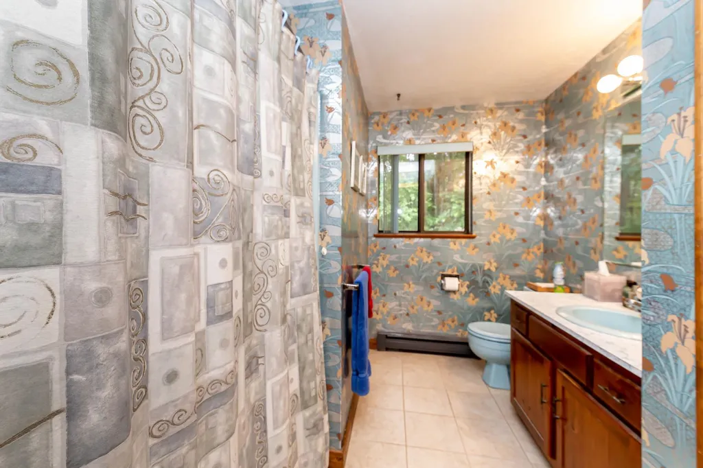 27 Cunningham Drive Derry NH 03038