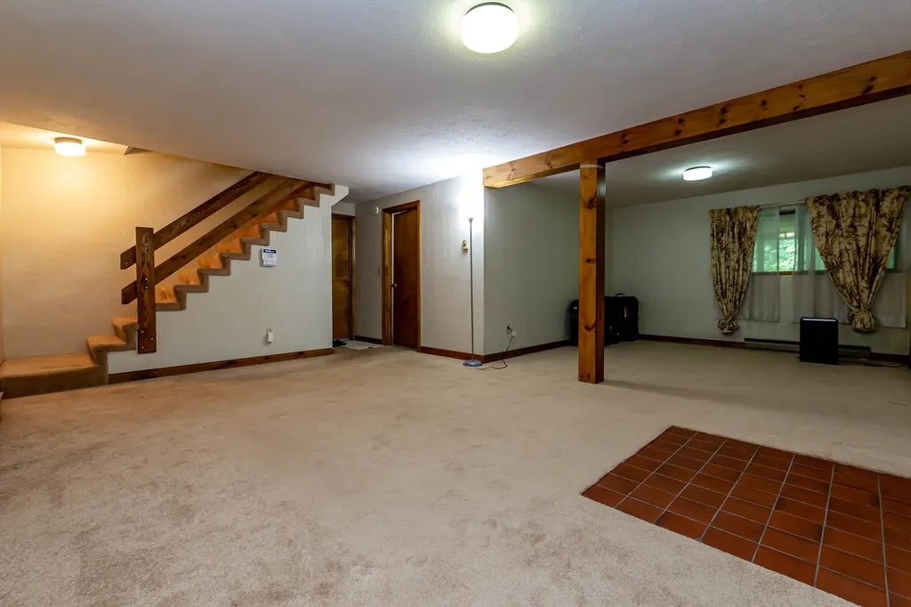 27 Cunningham Drive Derry NH 03038