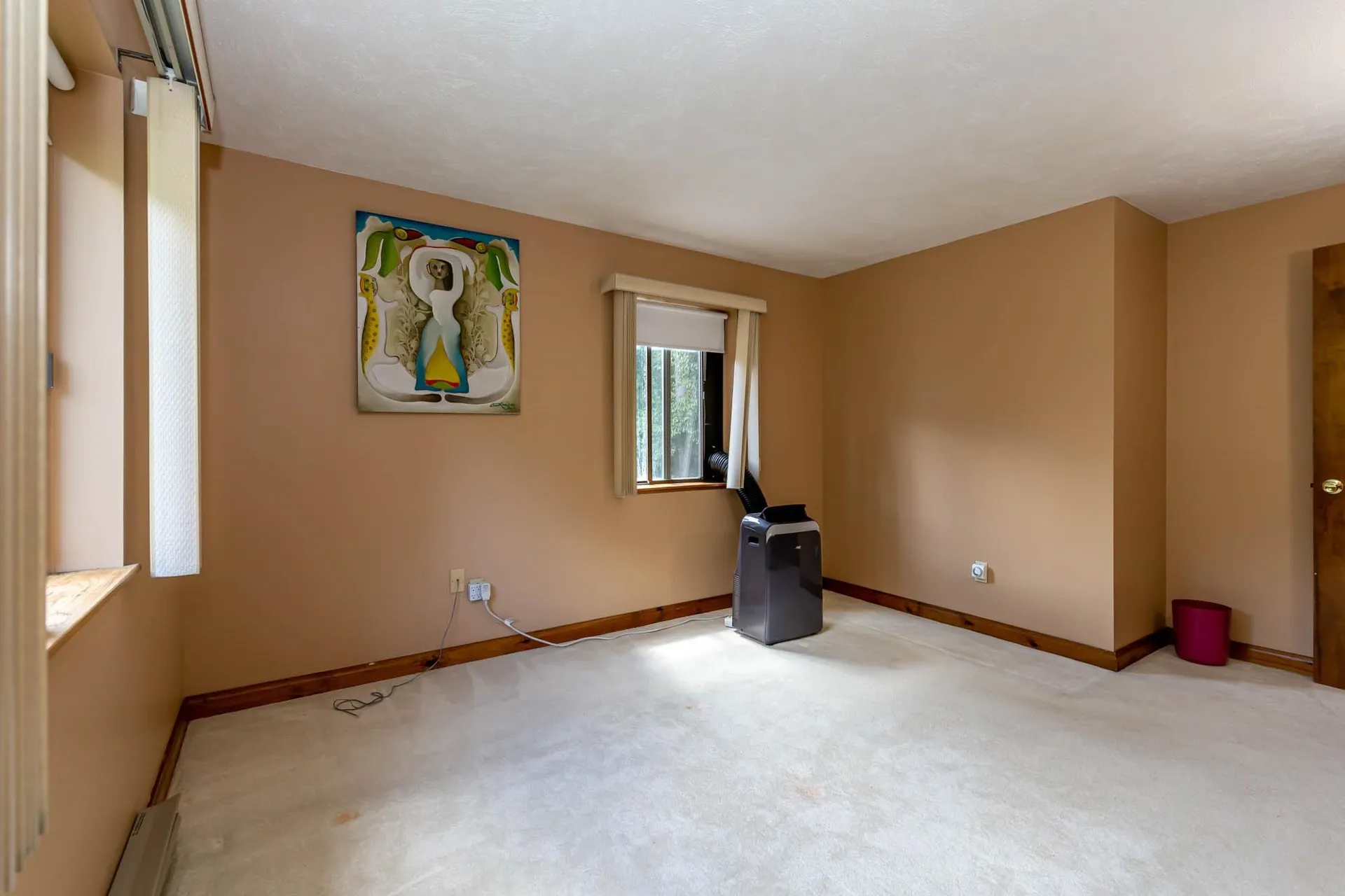 27 Cunningham Drive Derry NH 03038