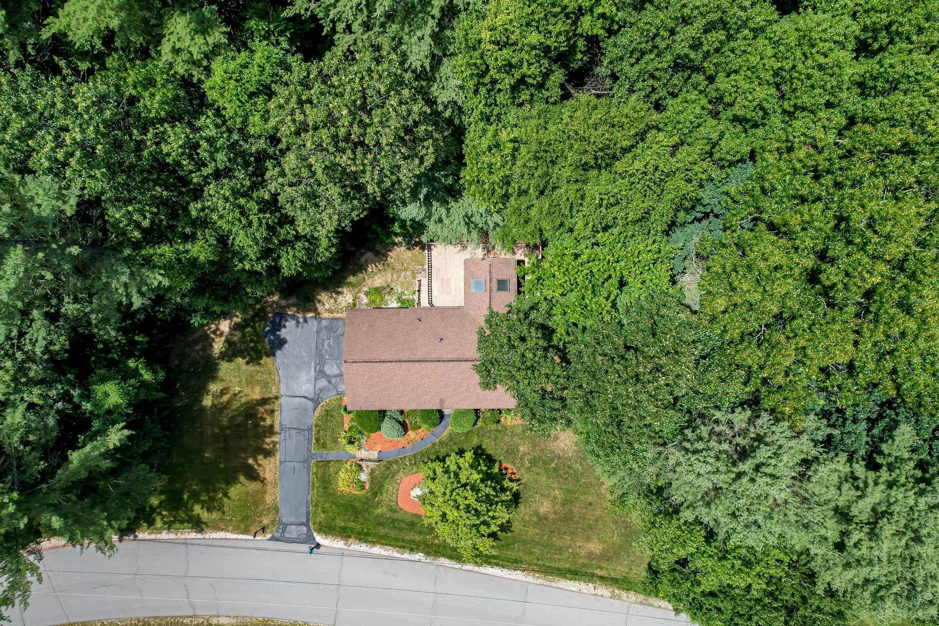 27 Cunningham Drive Derry NH 03038